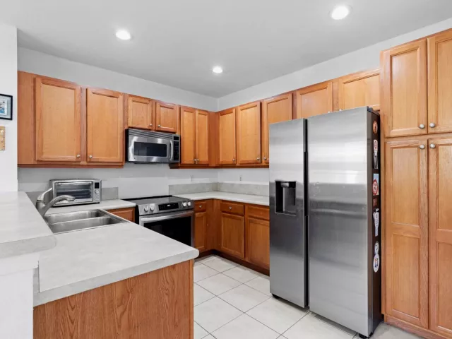3-bedroom home for sale in Delray Beach - 1020 E LONGPORT Circle 6B - MondialRealty