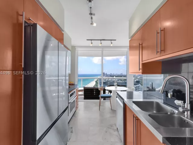 2-bedroom condo for sale in Miami Beach -  - MondialRealty