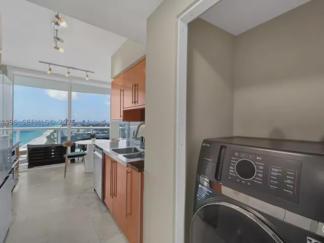 2-bedroom condo for sale in Miami Beach -  - MondialRealty