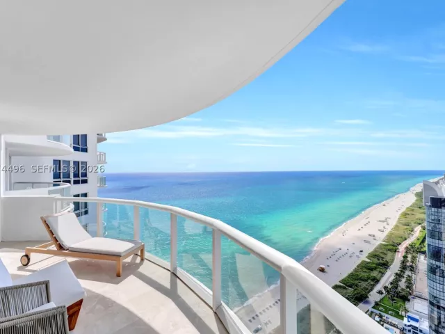 2-bedroom condo for sale in Miami Beach -  - MondialRealty
