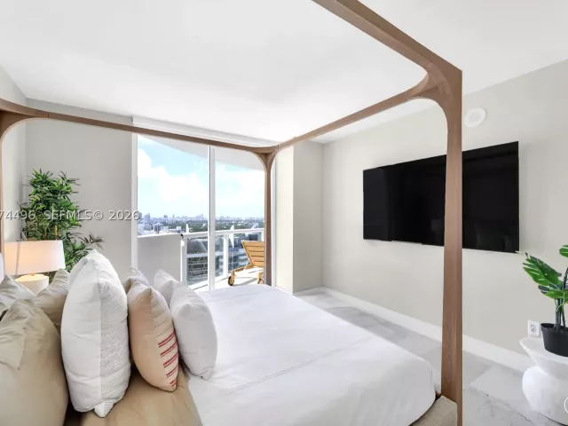 2-bedroom condo for sale in Miami Beach -  - MondialRealty