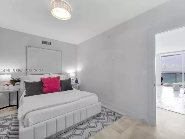 2-bedroom condo for sale in Miami Beach -  - MondialRealty