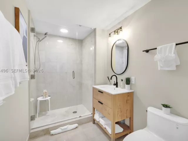 2-bedroom condo for sale in Miami Beach -  - MondialRealty