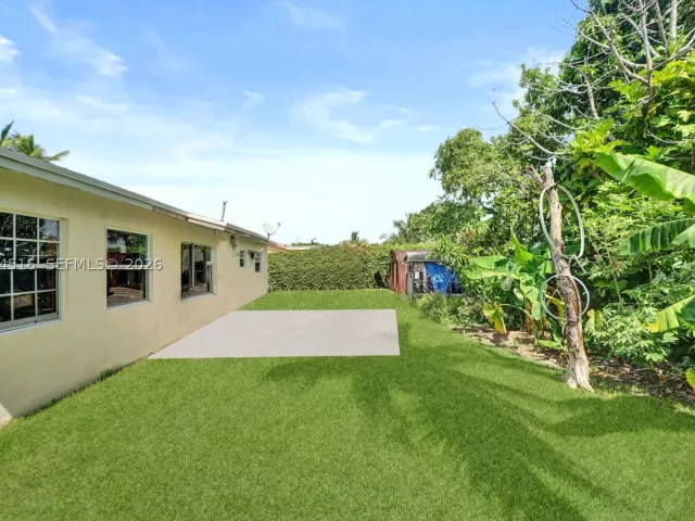 3-bedroom home for sale in Miami Gardens - 102 NE 206th Ter - MondialRealty