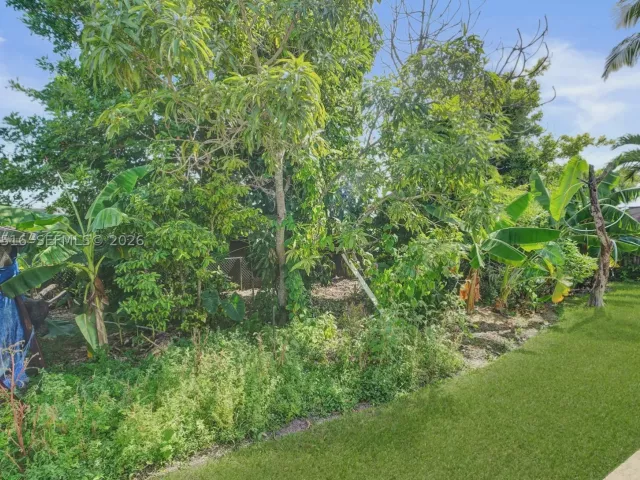 3-bedroom home for sale in Miami Gardens - 102 NE 206th Ter - MondialRealty