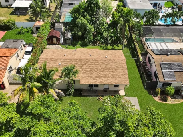 3-bedroom home for sale in Miami Gardens - 102 NE 206th Ter - MondialRealty