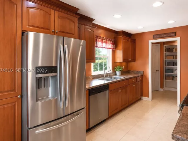 3-bedroom home for sale in Miami Gardens - 102 NE 206th Ter - MondialRealty