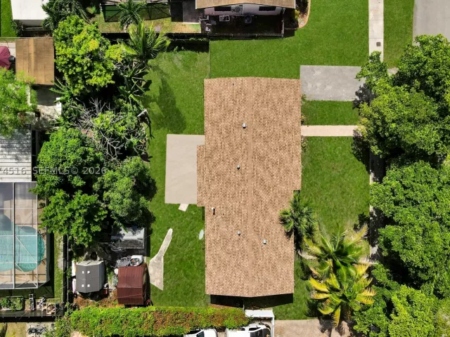 3-bedroom home for sale in Miami Gardens - 102 NE 206th Ter - MondialRealty