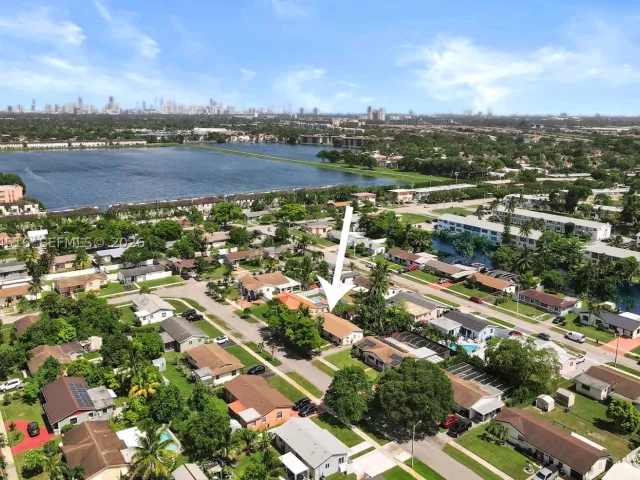 3-bedroom home for sale in Miami Gardens - 102 NE 206th Ter - MondialRealty
