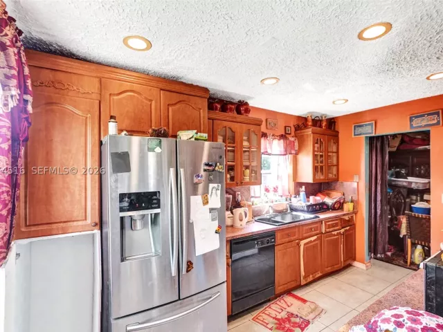3-bedroom home for sale in Miami Gardens - 102 NE 206th Ter - MondialRealty