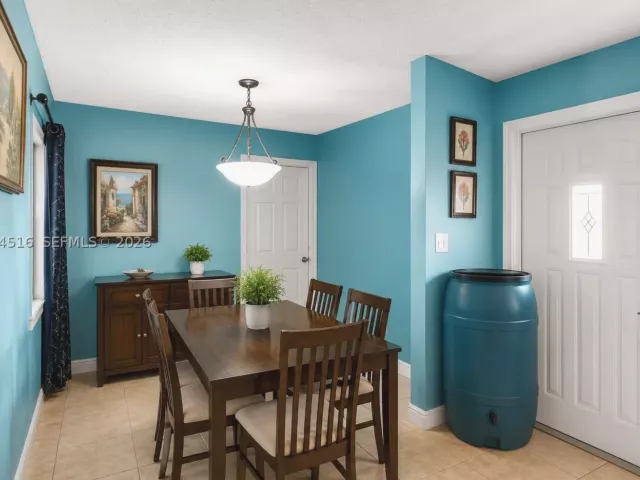 3-bedroom home for sale in Miami Gardens - 102 NE 206th Ter - MondialRealty