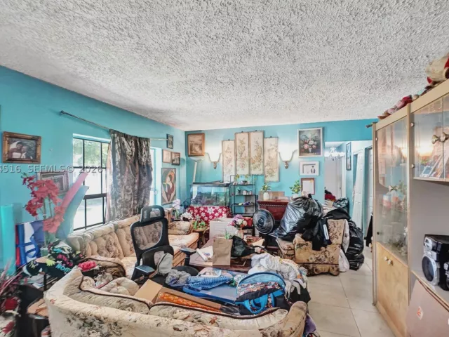 3-bedroom home for sale in Miami Gardens - 102 NE 206th Ter - MondialRealty