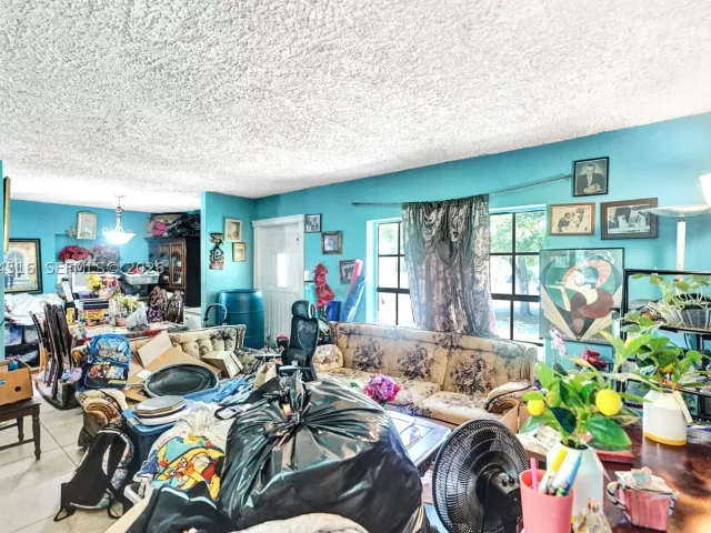 3-bedroom home for sale in Miami Gardens - 102 NE 206th Ter - MondialRealty