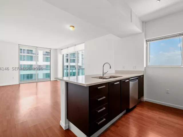 2-bedroom condo for sale in Miami - 333 NE 24th St 1401 - MondialRealty