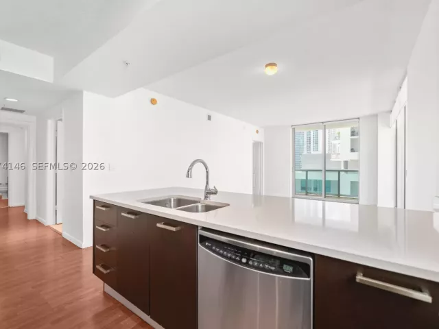2-bedroom condo for sale in Miami - 333 NE 24th St 1401 - MondialRealty