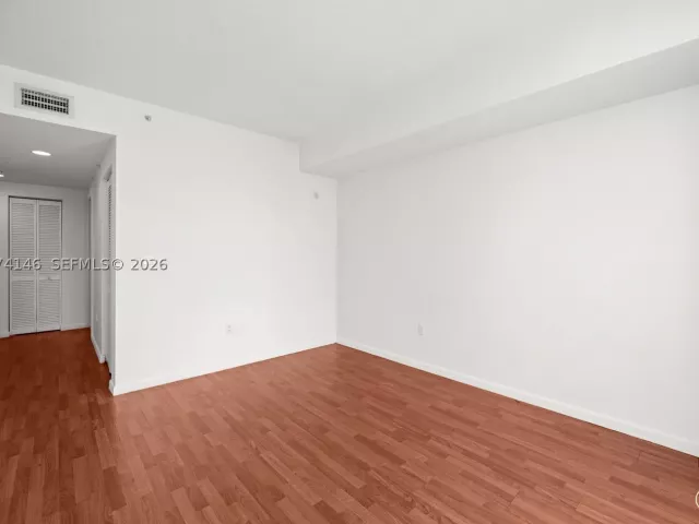2-bedroom condo for sale in Miami - 333 NE 24th St 1401 - MondialRealty