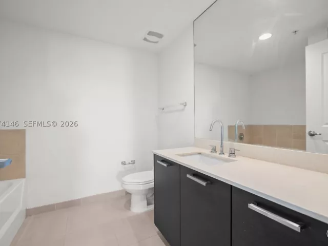 2-bedroom condo for sale in Miami - 333 NE 24th St 1401 - MondialRealty