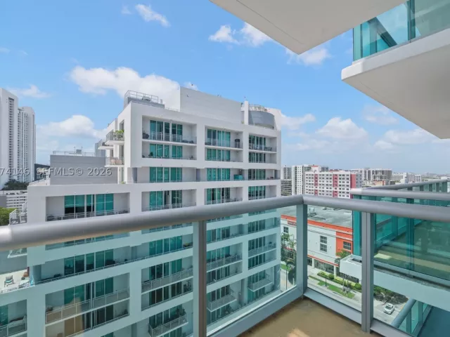 2-bedroom condo for sale in Miami - 333 NE 24th St 1401 - MondialRealty