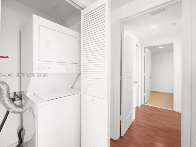 2-bedroom condo for sale in Miami - 333 NE 24th St 1401 - MondialRealty