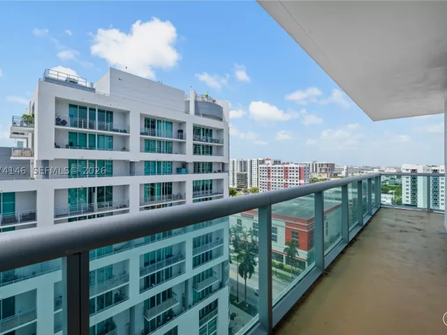 2-bedroom condo for sale in Miami - 333 NE 24th St 1401 - MondialRealty