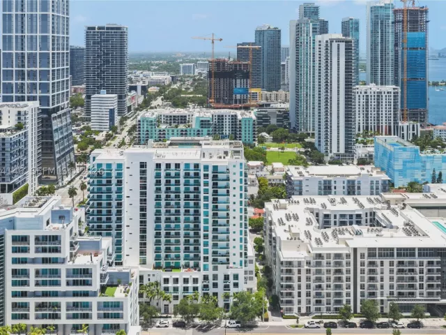 2-bedroom condo for sale in Miami - 333 NE 24th St 1401 - MondialRealty