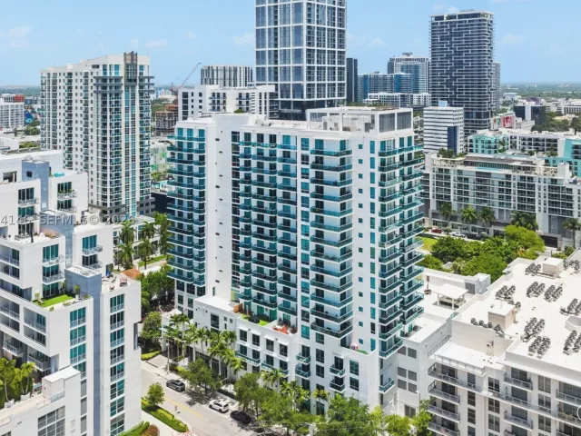 2-bedroom condo for sale in Miami - 333 NE 24th St 1401 - MondialRealty