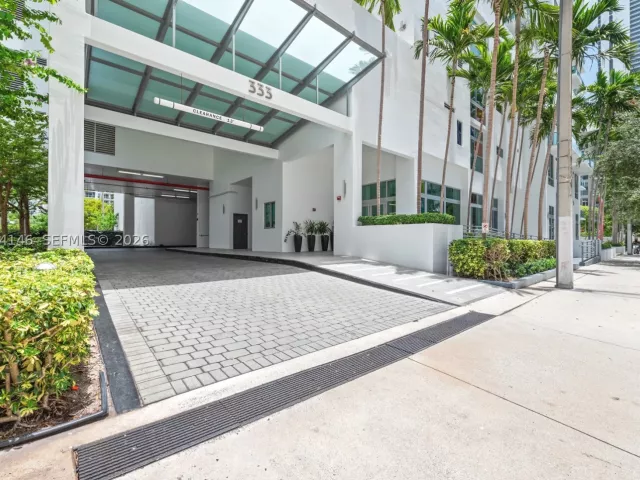 2-bedroom condo for sale in Miami - 333 NE 24th St 1401 - MondialRealty