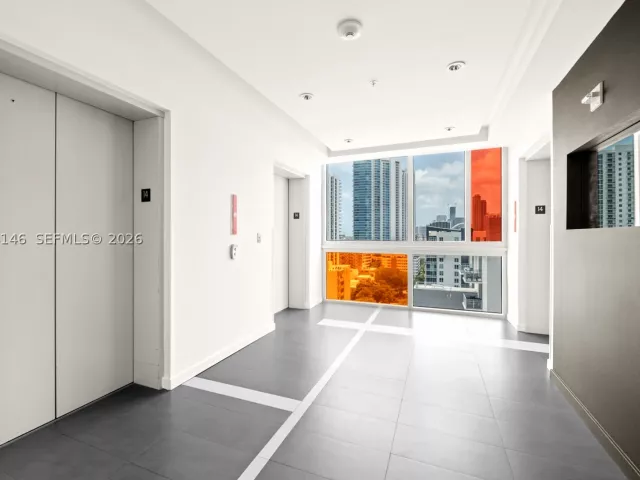 2-bedroom condo for sale in Miami - 333 NE 24th St 1401 - MondialRealty