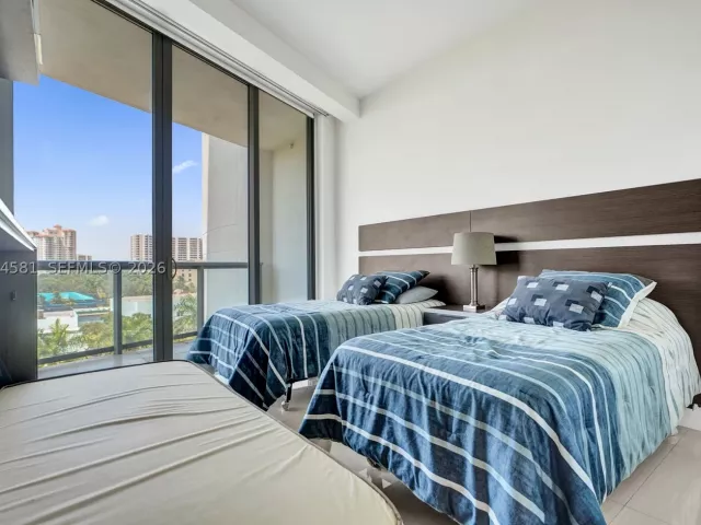 2-bedroom condo for sale in Aventura - 3250 NE 188th St 501 - MondialRealty