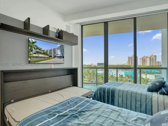 2-bedroom condo for sale in Aventura - 3250 NE 188th St 501 - MondialRealty