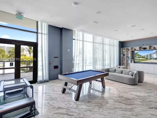 2-bedroom condo for sale in Aventura - 3250 NE 188th St 501 - MondialRealty
