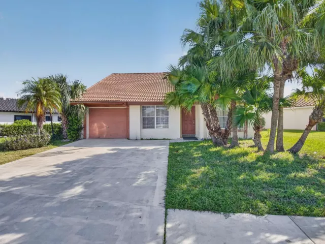 3-bedroom home for sale in Boca Raton - 19600 Sea Pines Way - MondialRealty