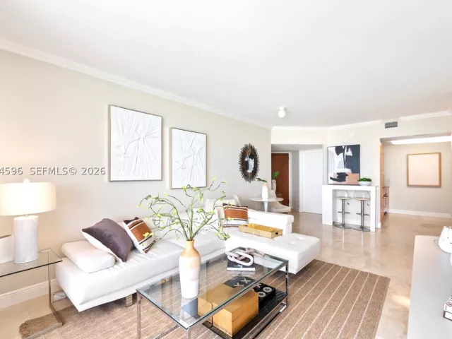 1-bedroom condo for sale in Miami Beach -  - MondialRealty