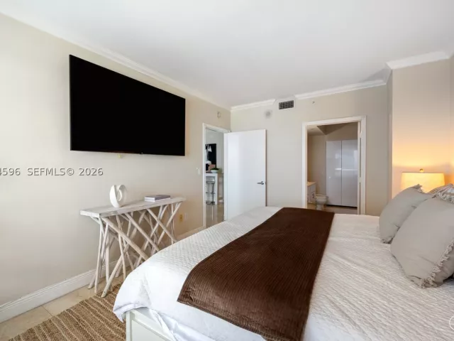 1-bedroom condo for sale in Miami Beach -  - MondialRealty