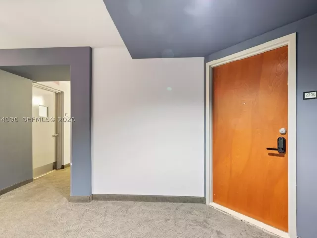 1-bedroom condo for sale in Miami Beach -  - MondialRealty