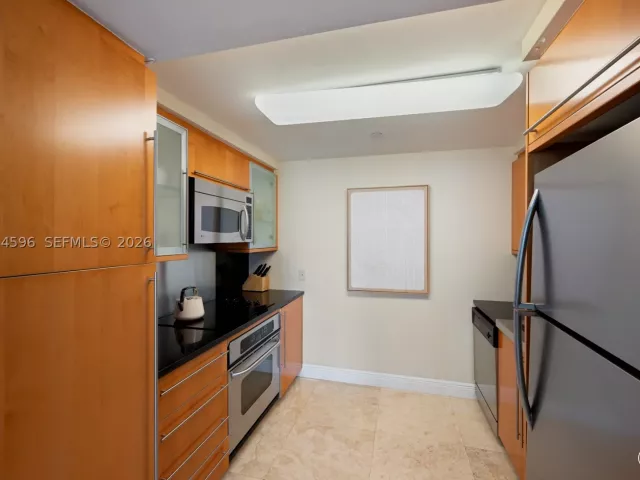 1-bedroom condo for sale in Miami Beach -  - MondialRealty
