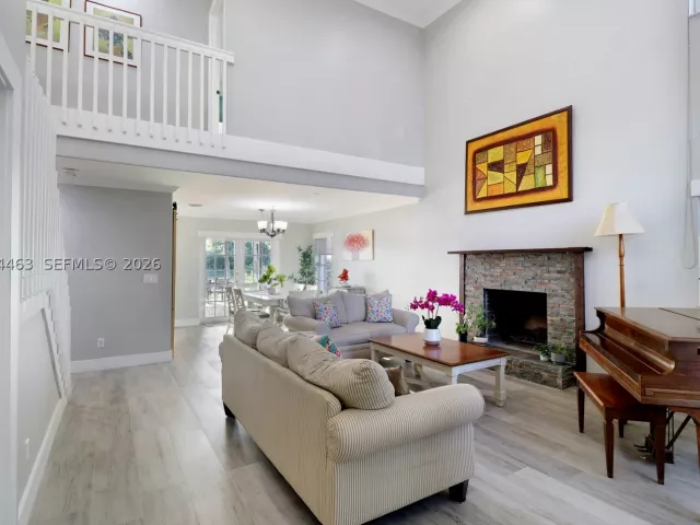 4-bedroom home for sale in Pembroke Pines - 1108 NW 180th Ave - MondialRealty