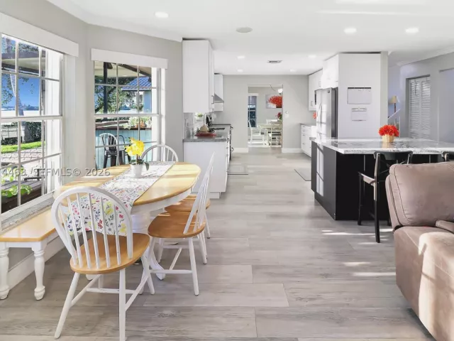 4-bedroom home for sale in Pembroke Pines - 1108 NW 180th Ave - MondialRealty