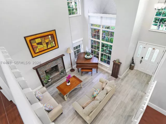 4-bedroom home for sale in Pembroke Pines - 1108 NW 180th Ave - MondialRealty