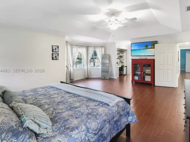 4-bedroom home for sale in Pembroke Pines - 1108 NW 180th Ave - MondialRealty