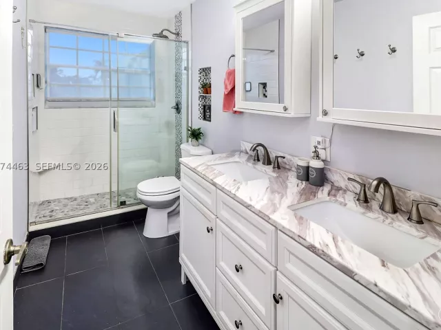 4-bedroom home for sale in Pembroke Pines - 1108 NW 180th Ave - MondialRealty