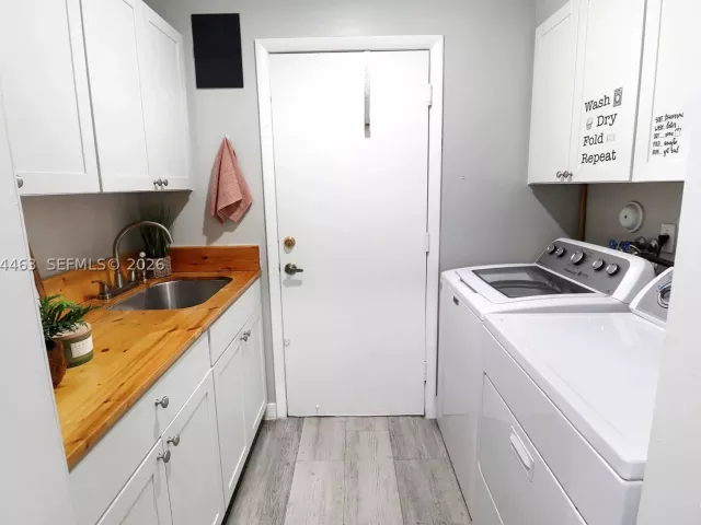 4-bedroom home for sale in Pembroke Pines - 1108 NW 180th Ave - MondialRealty