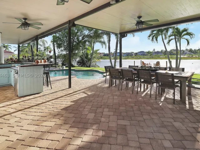 4-bedroom home for sale in Pembroke Pines - 1108 NW 180th Ave - MondialRealty
