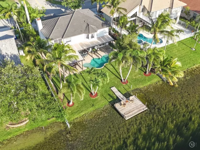 4-bedroom home for sale in Pembroke Pines - 1108 NW 180th Ave - MondialRealty