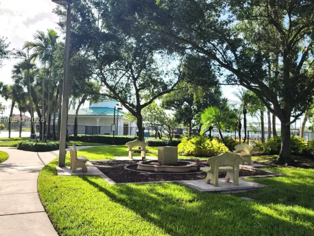 4-bedroom home for sale in Pembroke Pines - 1108 NW 180th Ave - MondialRealty