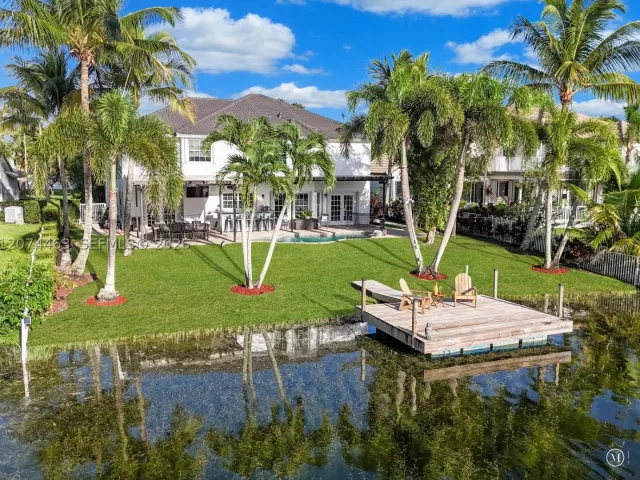 4-bedroom home for sale in Pembroke Pines - 1108 NW 180th Ave - MondialRealty