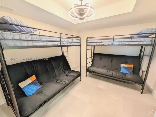 3-bedroom condo for sale in North Miami Beach - 17301 Biscayne Blvd 1501 - MondialRealty
