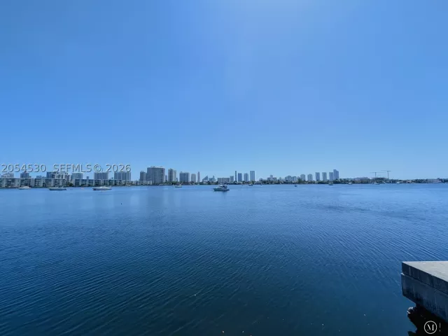3-bedroom condo for sale in North Miami Beach - 17301 Biscayne Blvd 1501 - MondialRealty