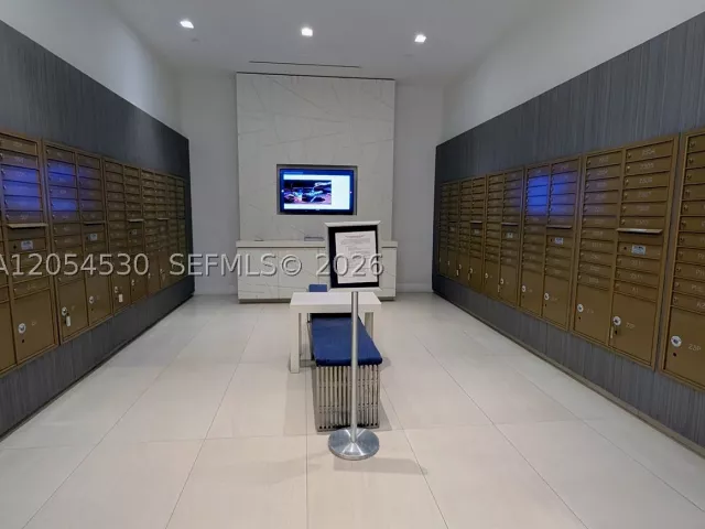 3-bedroom condo for sale in North Miami Beach - 17301 Biscayne Blvd 1501 - MondialRealty