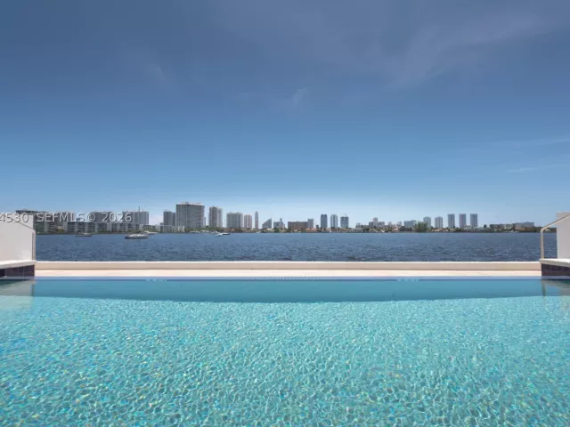 3-bedroom condo for sale in North Miami Beach - 17301 Biscayne Blvd 1501 - MondialRealty